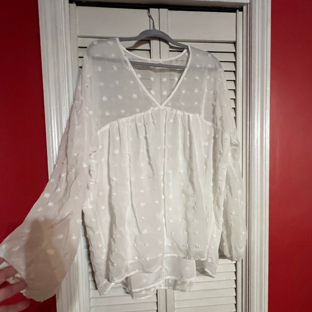 ChicSoul White Long Sleeve top with Swiss Dot detail XL